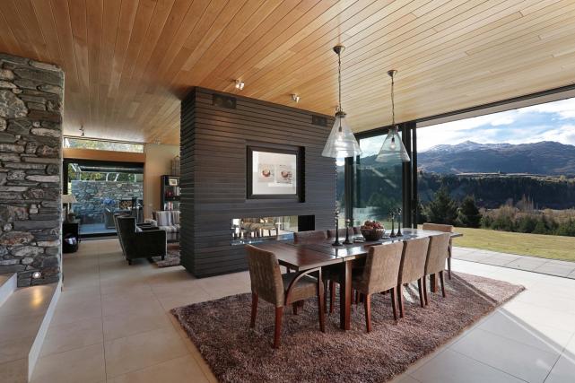 3.2 Dining room view to lounge