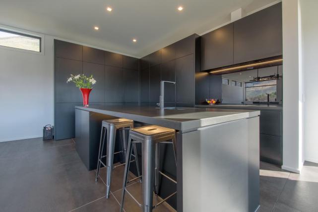 5 kitchen with stools2