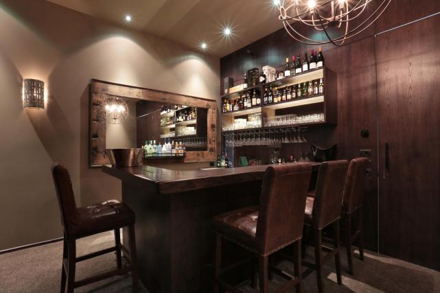 7 Bar area