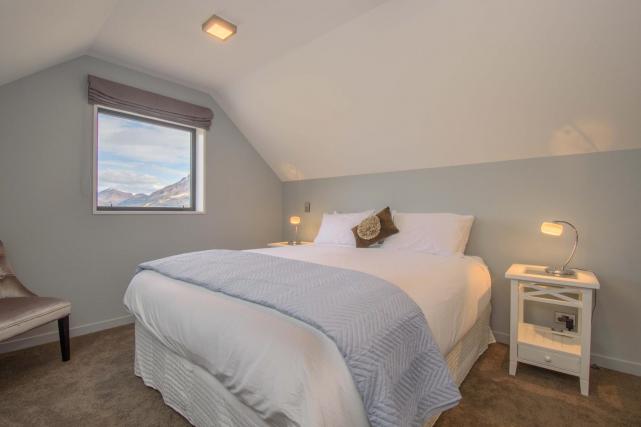 8 Upstairs bedroom