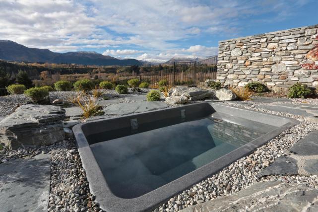 9.2 Spa area and view