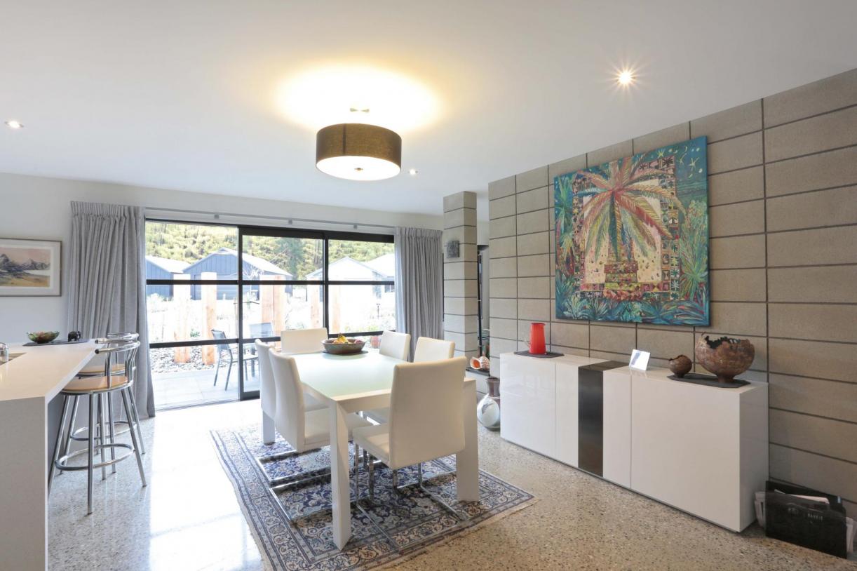 1 Dining area