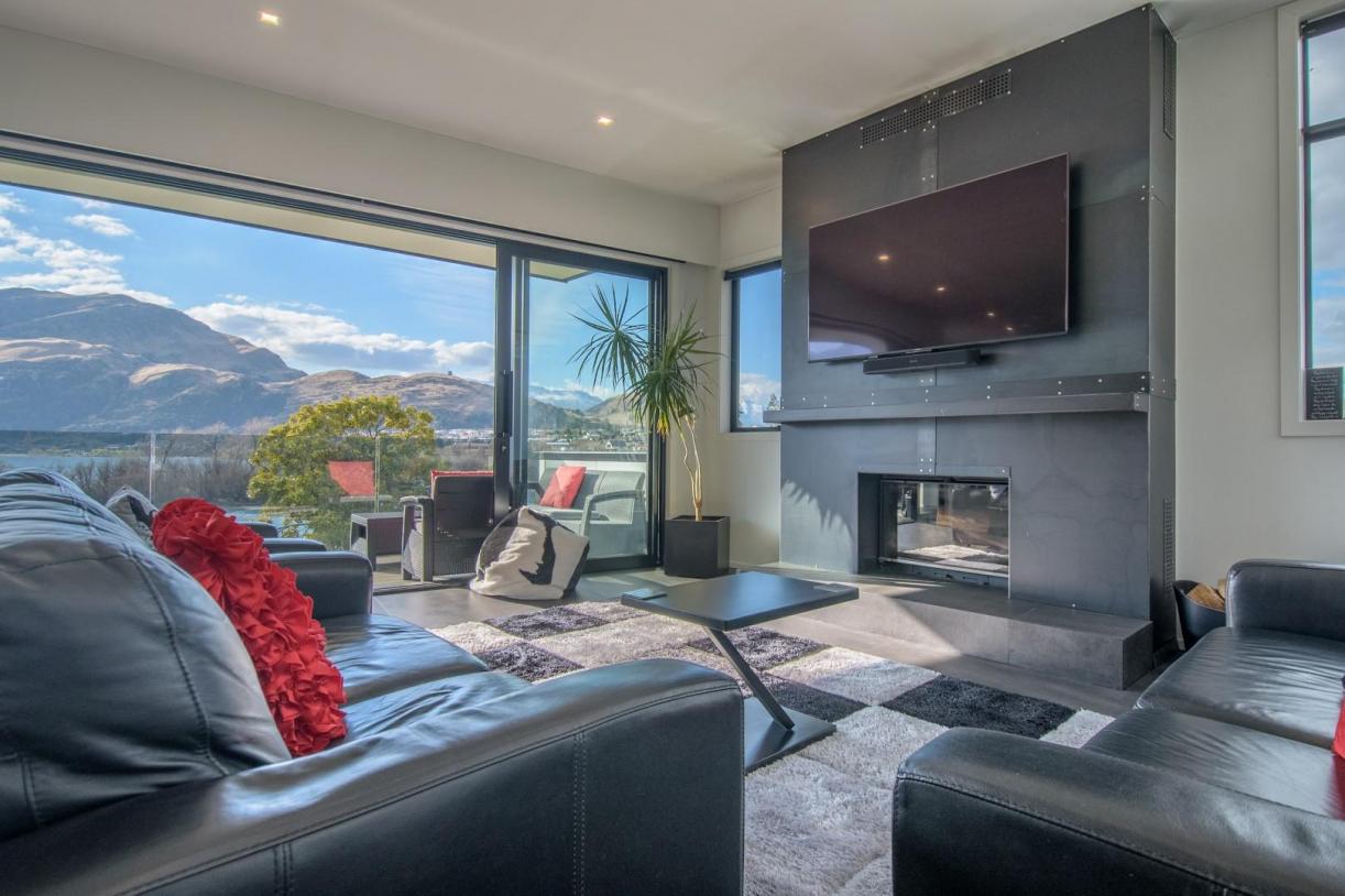 4 Lounge room and fireplace3