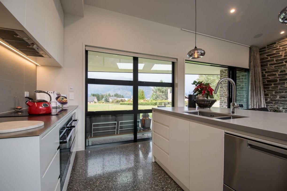 Side kitchen view to outdoors