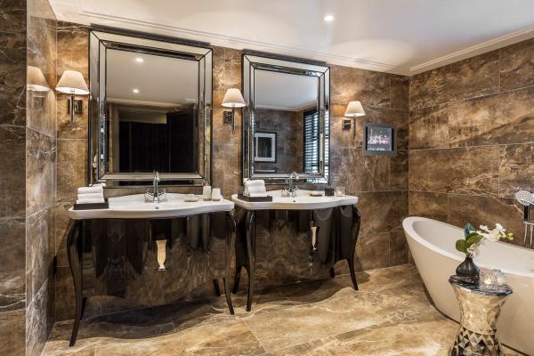 Penthouse 10 Bathroom
